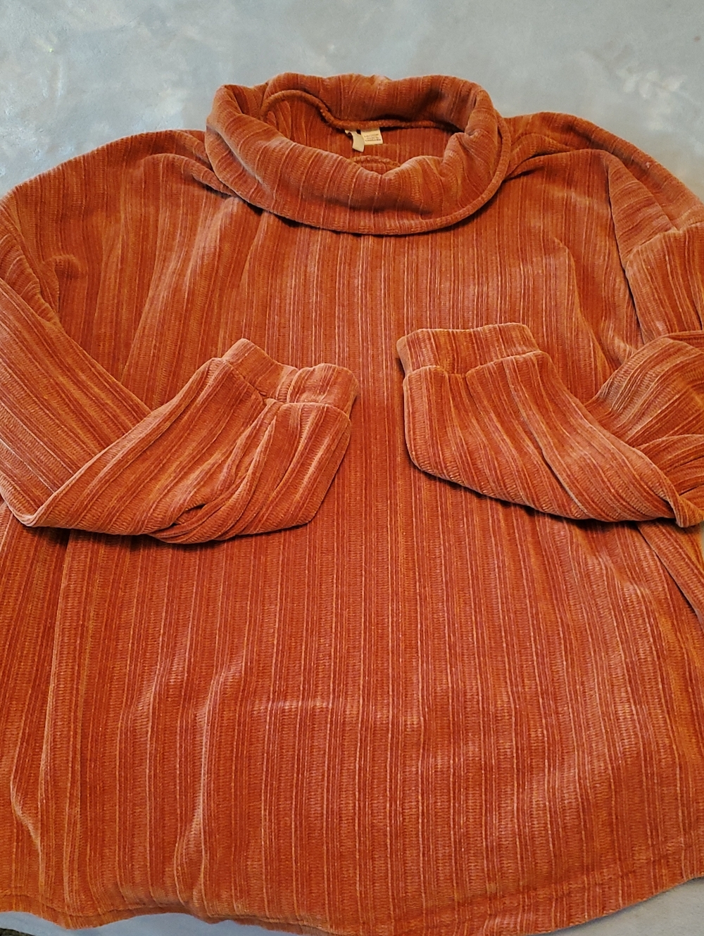 Cato Ribbed Velvet Turtleneck Sweater - Rust
